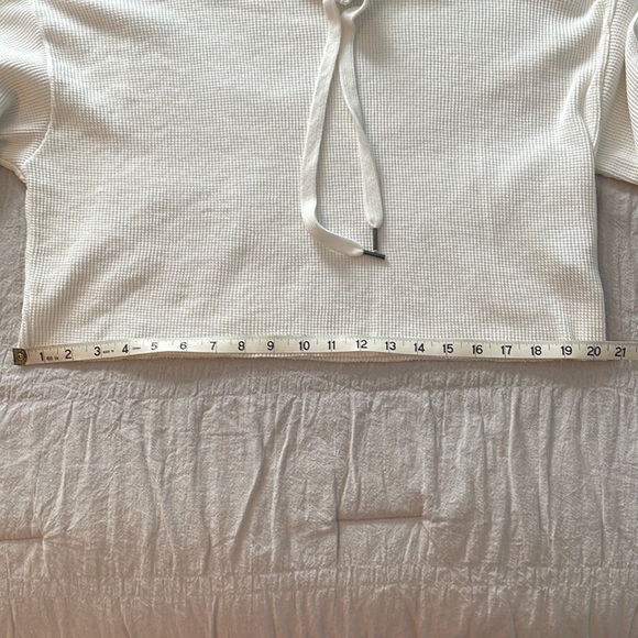 Forever 21 Women's Long Sleeve Cropped Cowneck Shirt - Picture 7 of 9